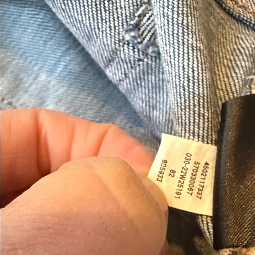 WHBM Mid Rise Girlfriend Everyday Soft Jean size 2  regular length - Picture 3 of 4